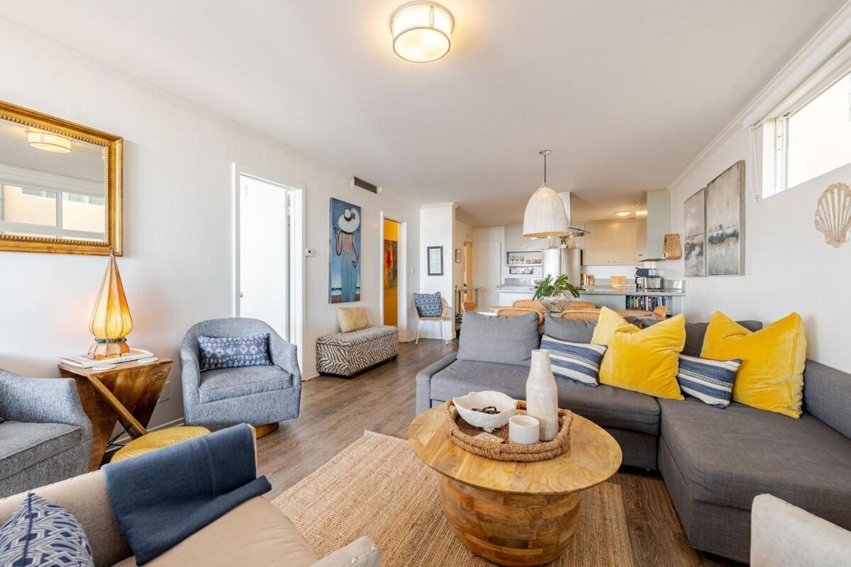 Oceanfront Oasis Apartment