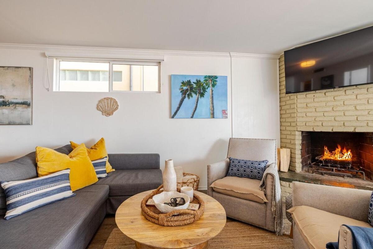 Oceanfront Oasis Apartment