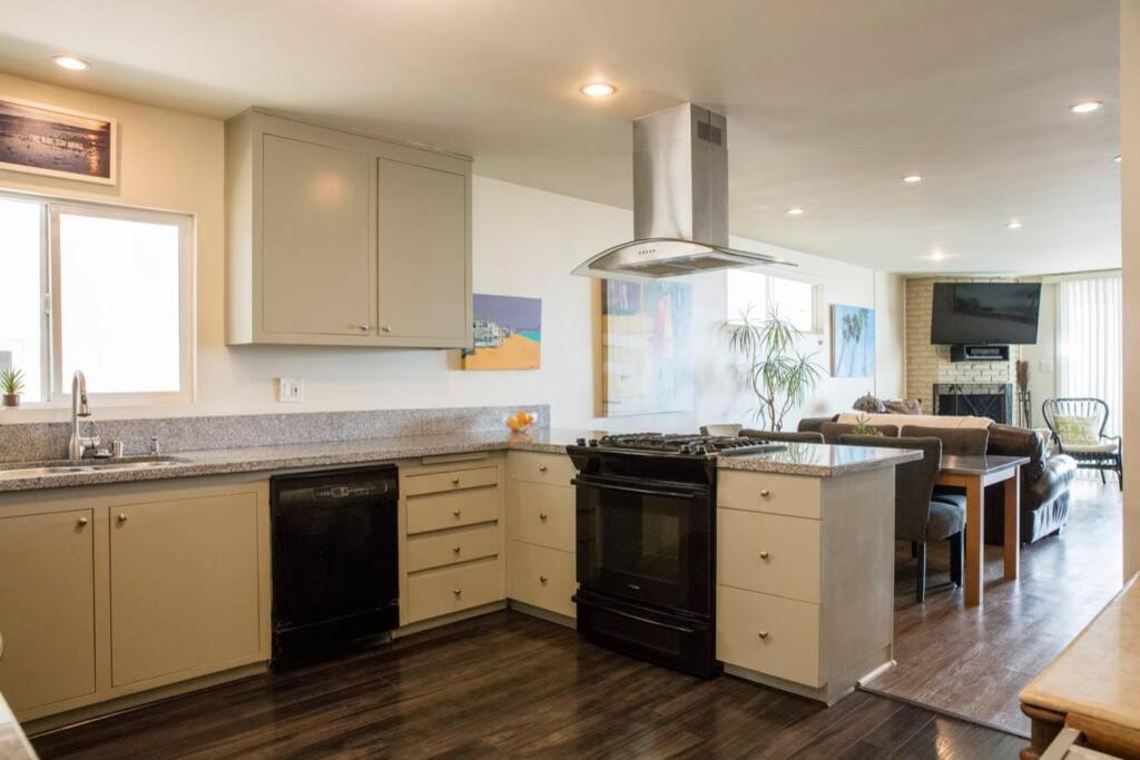 Oceanfront Oasis Apartment *